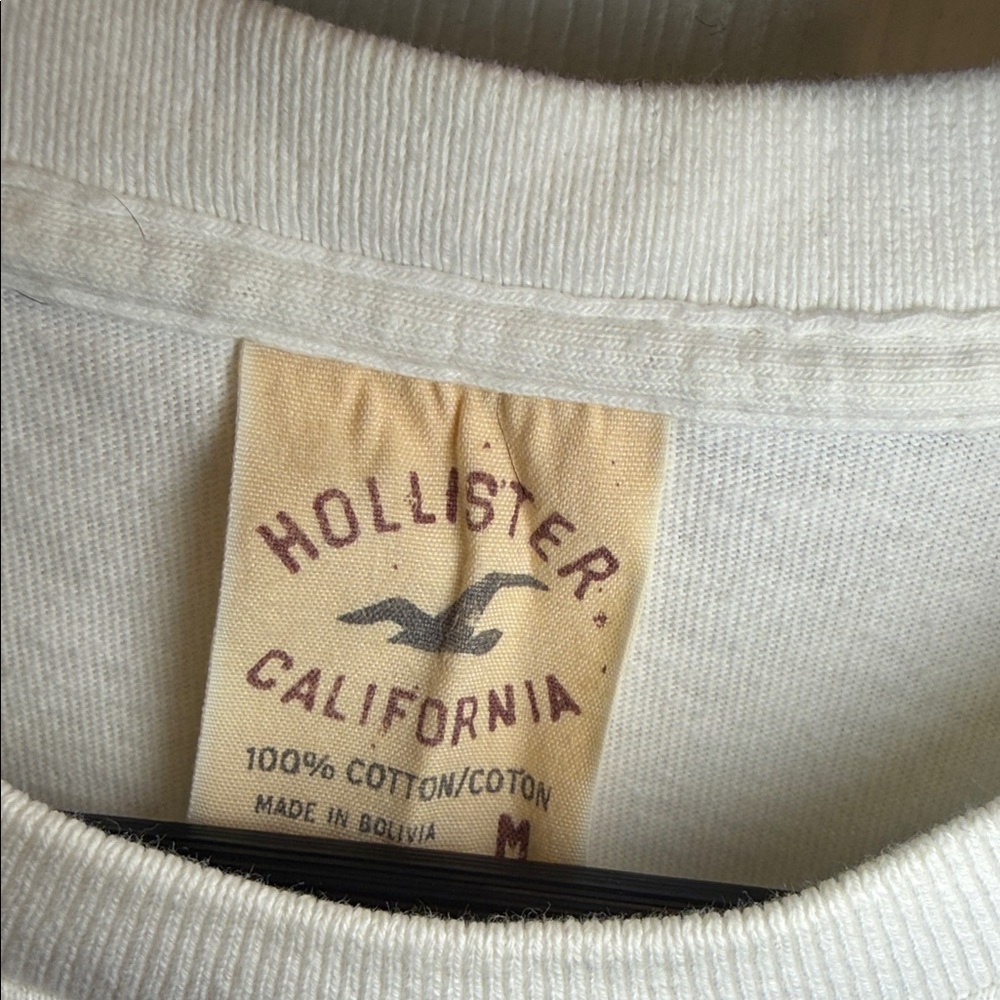 Hollister - Picture 2 of 3